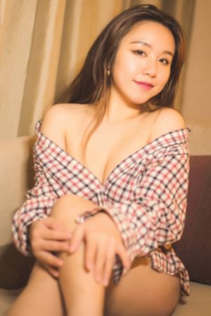 欧美香蕉大菠萝_720高清迅雷在线观看